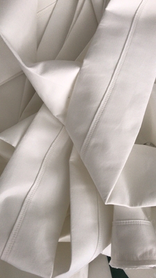 Túi lọc polyester hiệu quả cao Chống axit 450GSM ~ 550GSM cho nhà máy xi măng