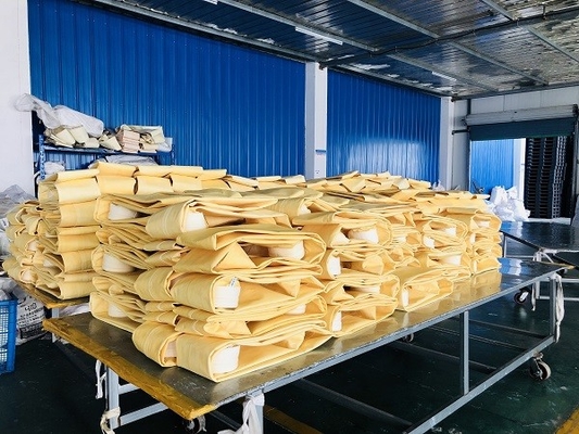 Túi lọc Arcylic 550gsm cho nhà máy xi măng có khả năng chịu kiềm cao